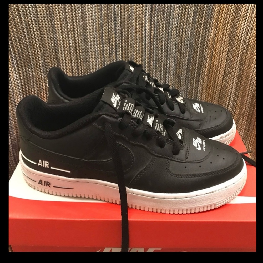 Nike Black and White Sneakers with Leather Upper (5.5y)